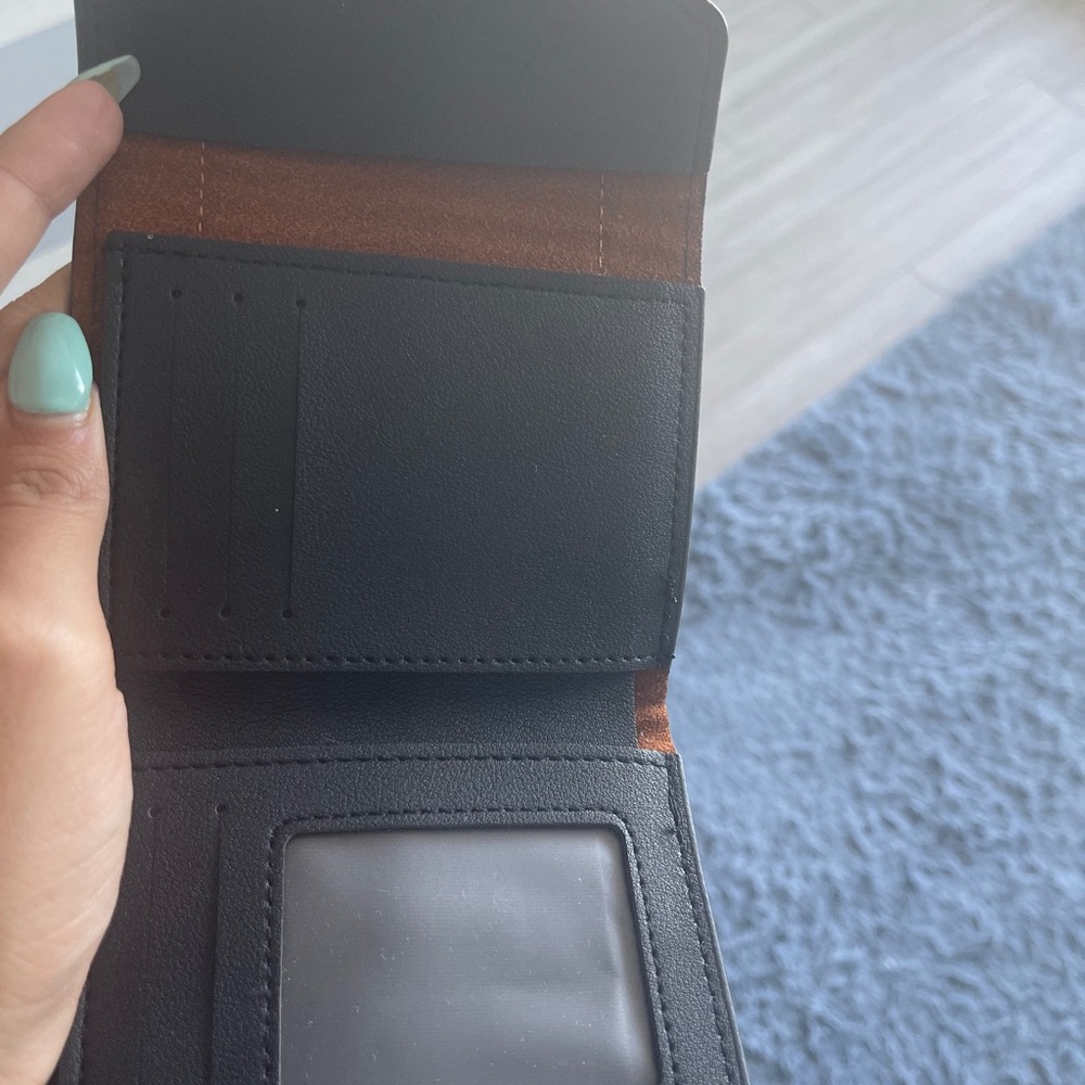 Cardholder - Picture 4 of 4